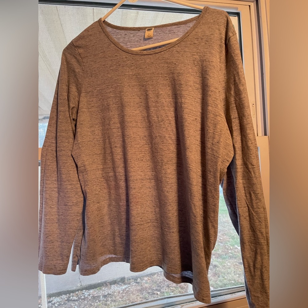 Lot of 2 women’s long sleeve shirts